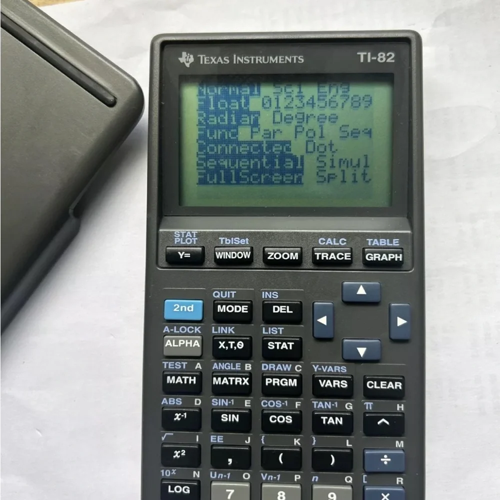 Texas Instrument TI 82 Graphing Calculator W Cover Tested